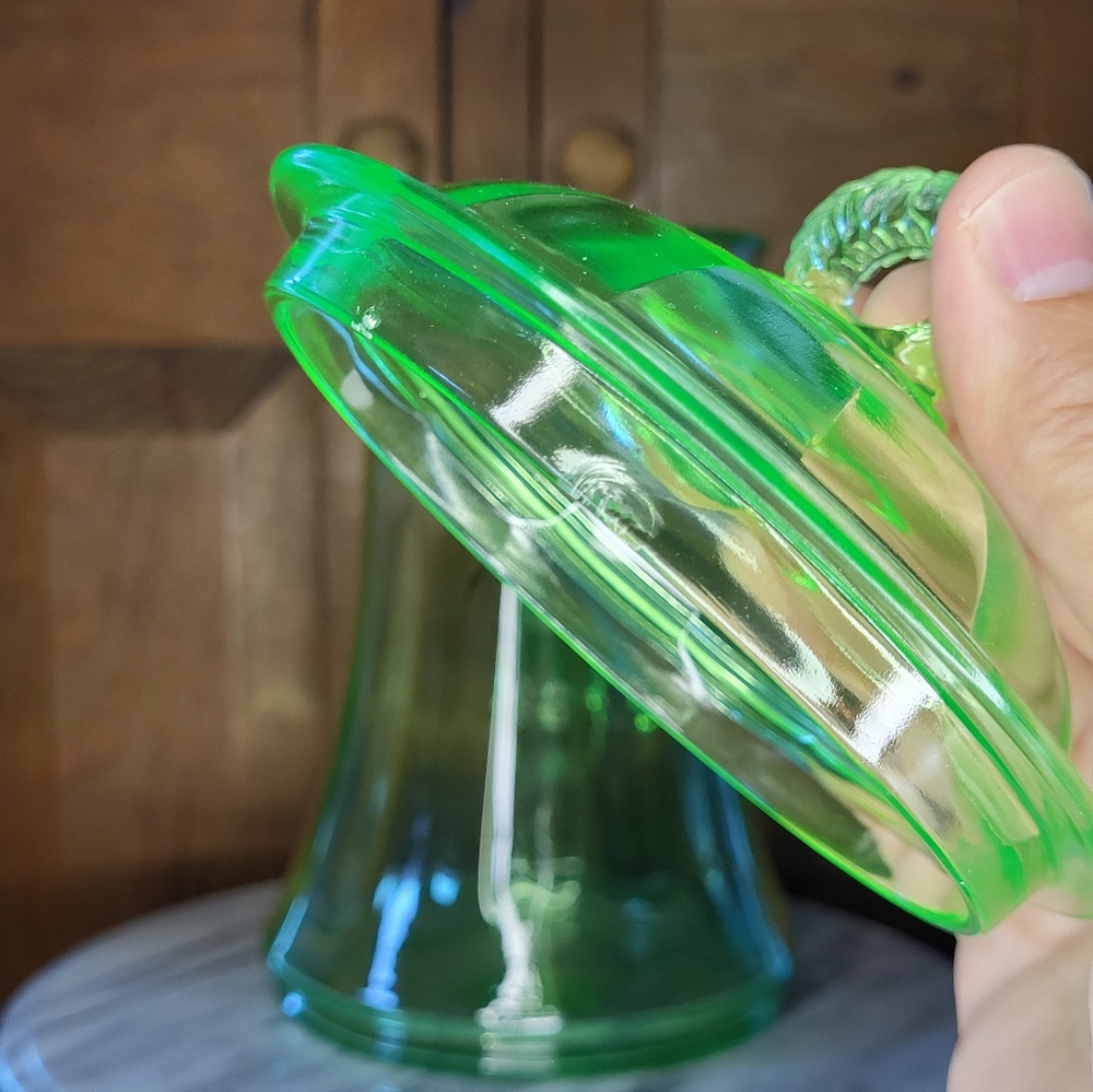 Vibrant Green Glass Pitcher - Picture 14 of 17